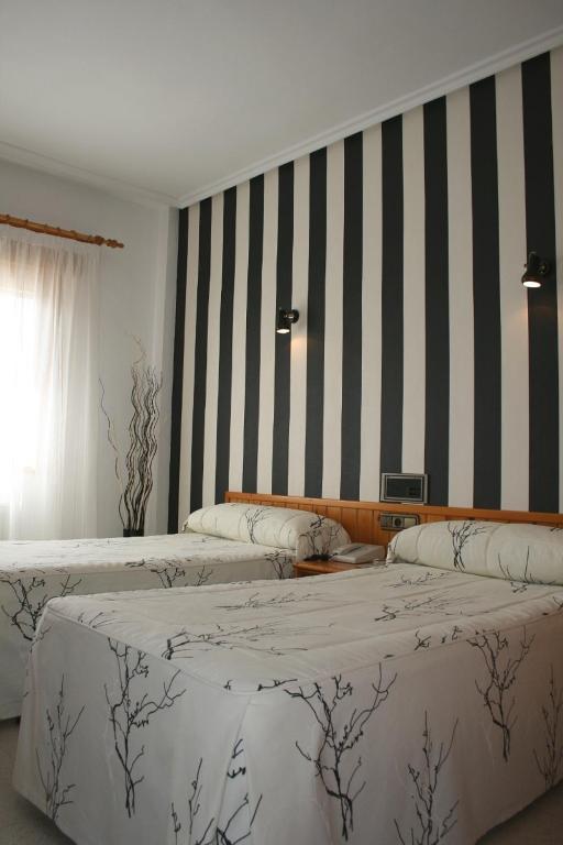 El Ciervo Hotel Villaciervos Phòng bức ảnh
